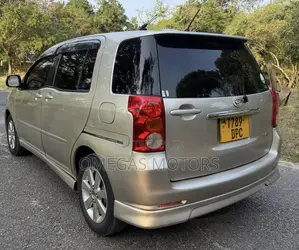 Toyota Raum 1.5 FWD 2004 Silver