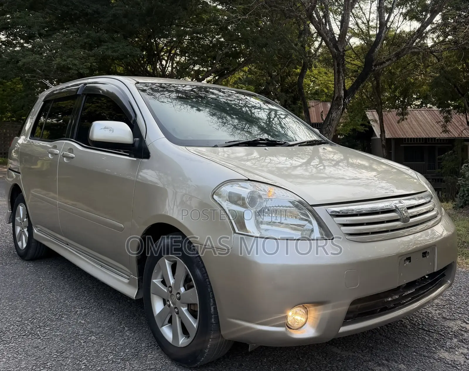 Toyota Raum 1.5 FWD 2004 Silver