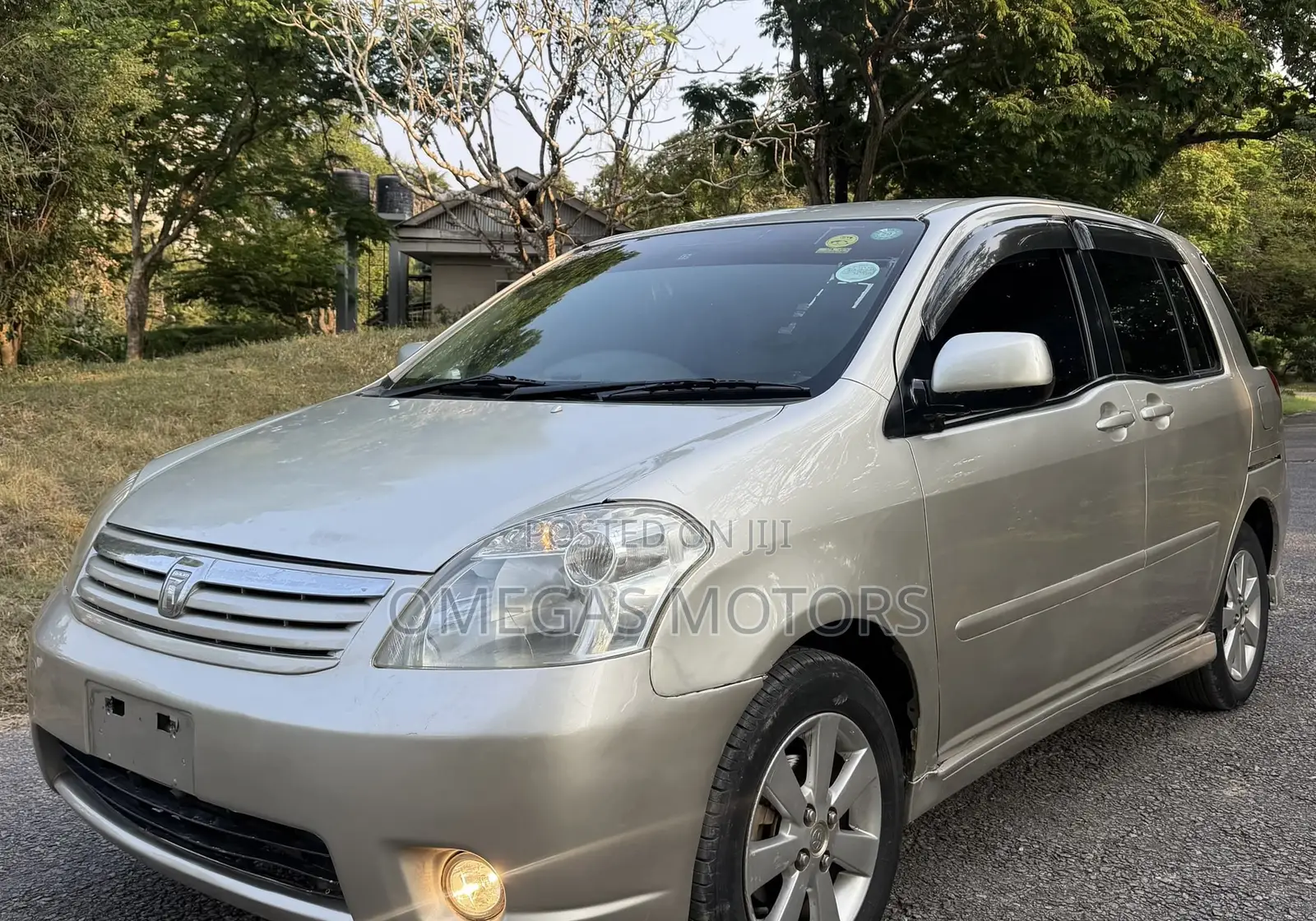 Toyota Raum 1.5 FWD 2004 Silver