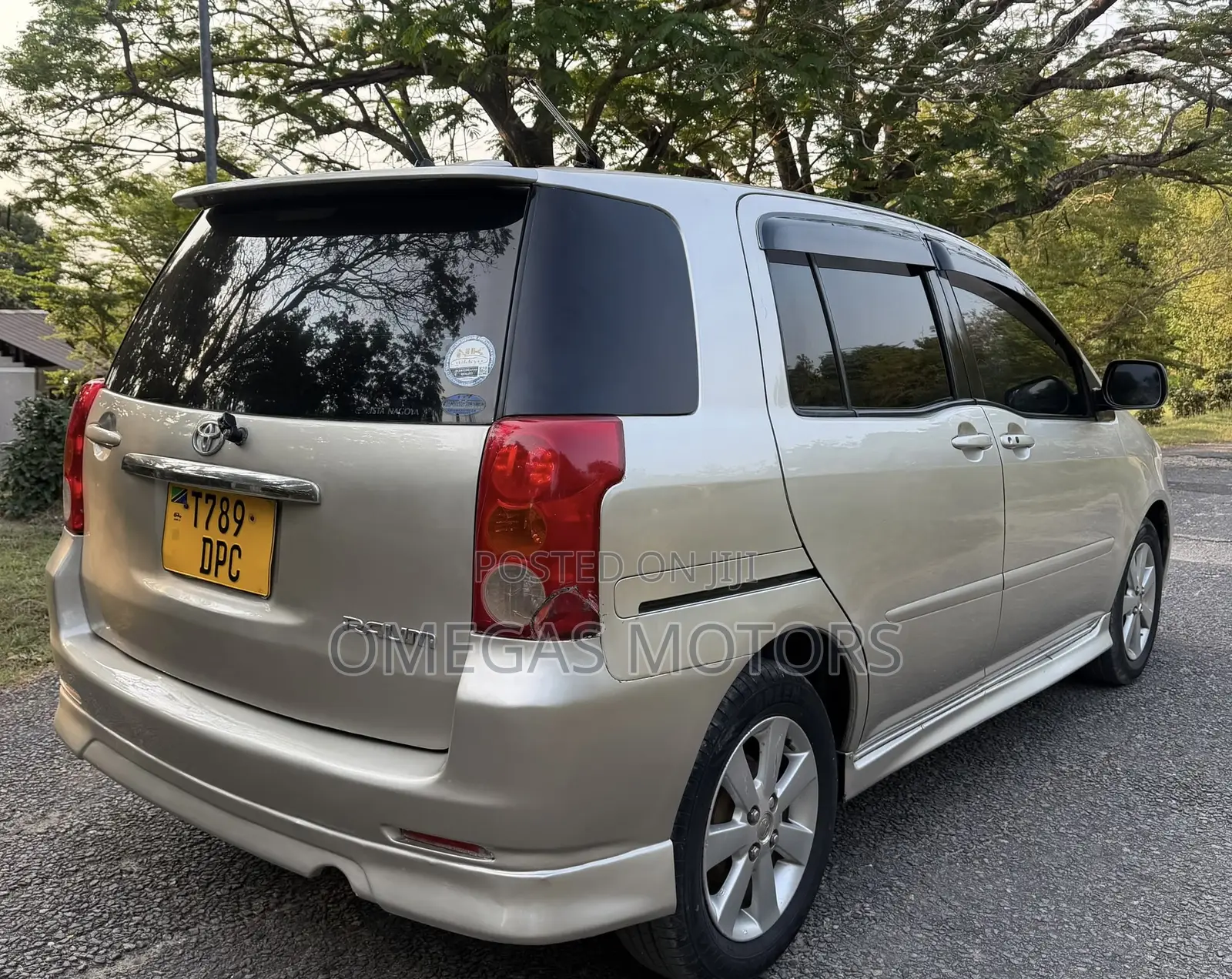 Toyota Raum 1.5 FWD 2004 Silver