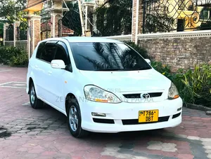 Toyota Ipsum 2004 White