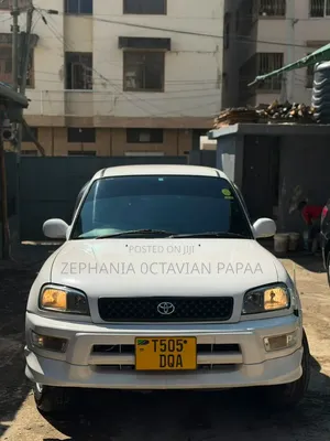 Toyota RAV4 1999 White