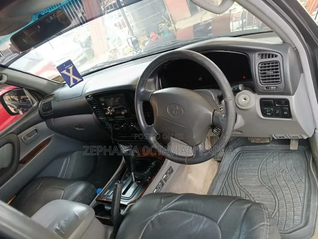 Toyota Land Cruiser 2000 Blue