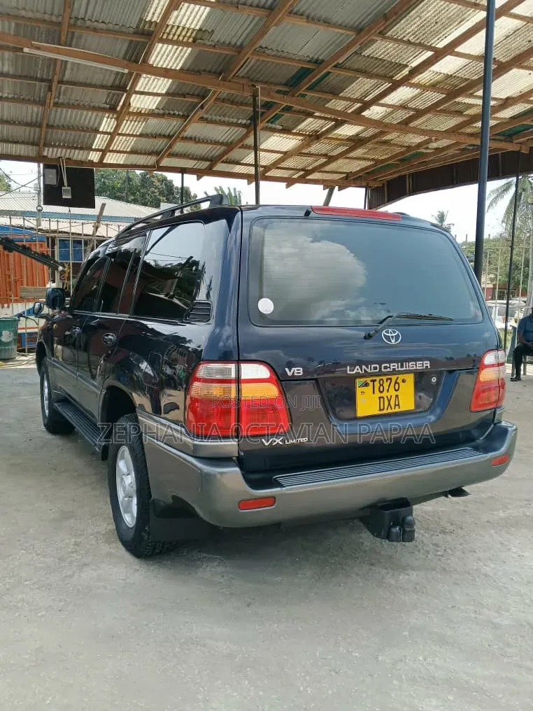 Toyota Land Cruiser 2000 Blue