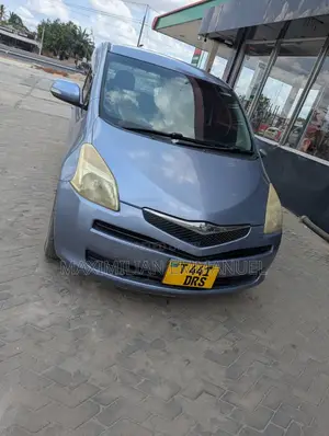 Toyota Ractis 2011 Blue