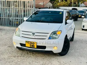 Toyota IST 2004 White