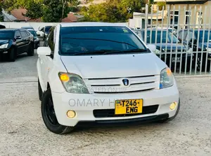 Toyota IST 2004 White