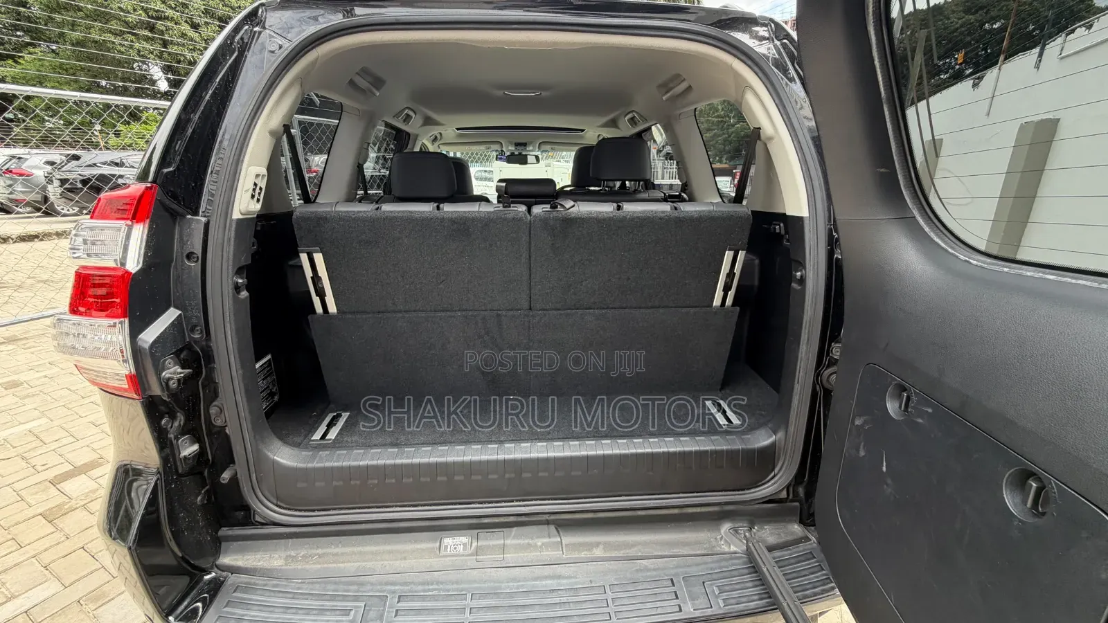 Toyota Land Cruiser Prado 2016 Black
