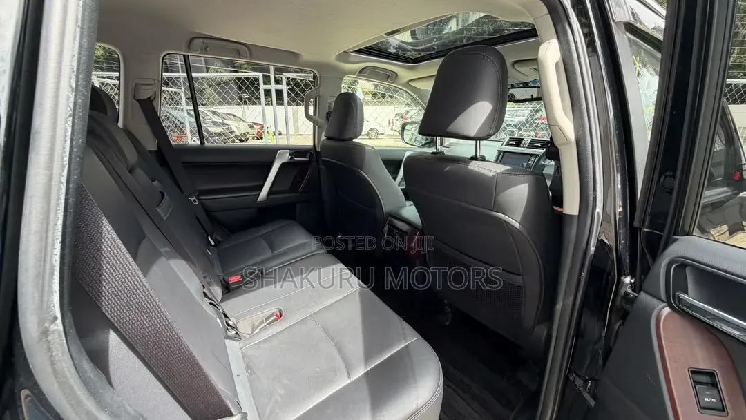 Toyota Land Cruiser Prado 2016 Black