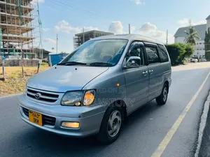 Toyota Noah 2001 Silver