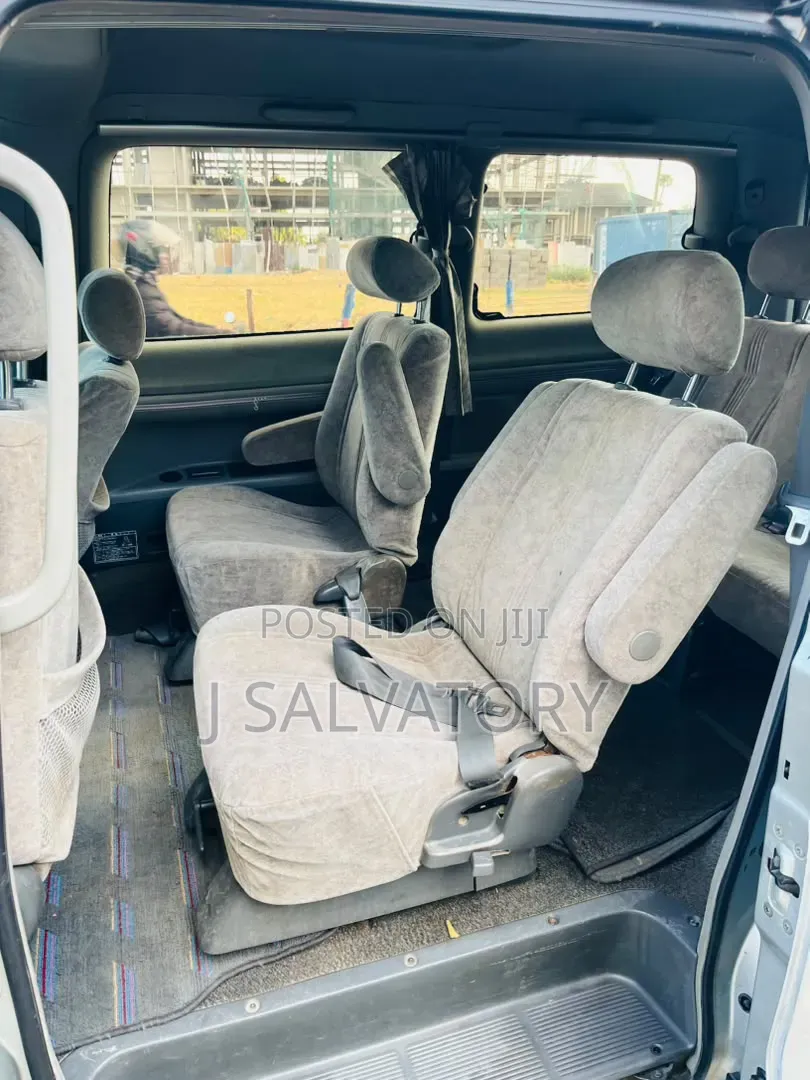 Toyota Noah 2001 Silver