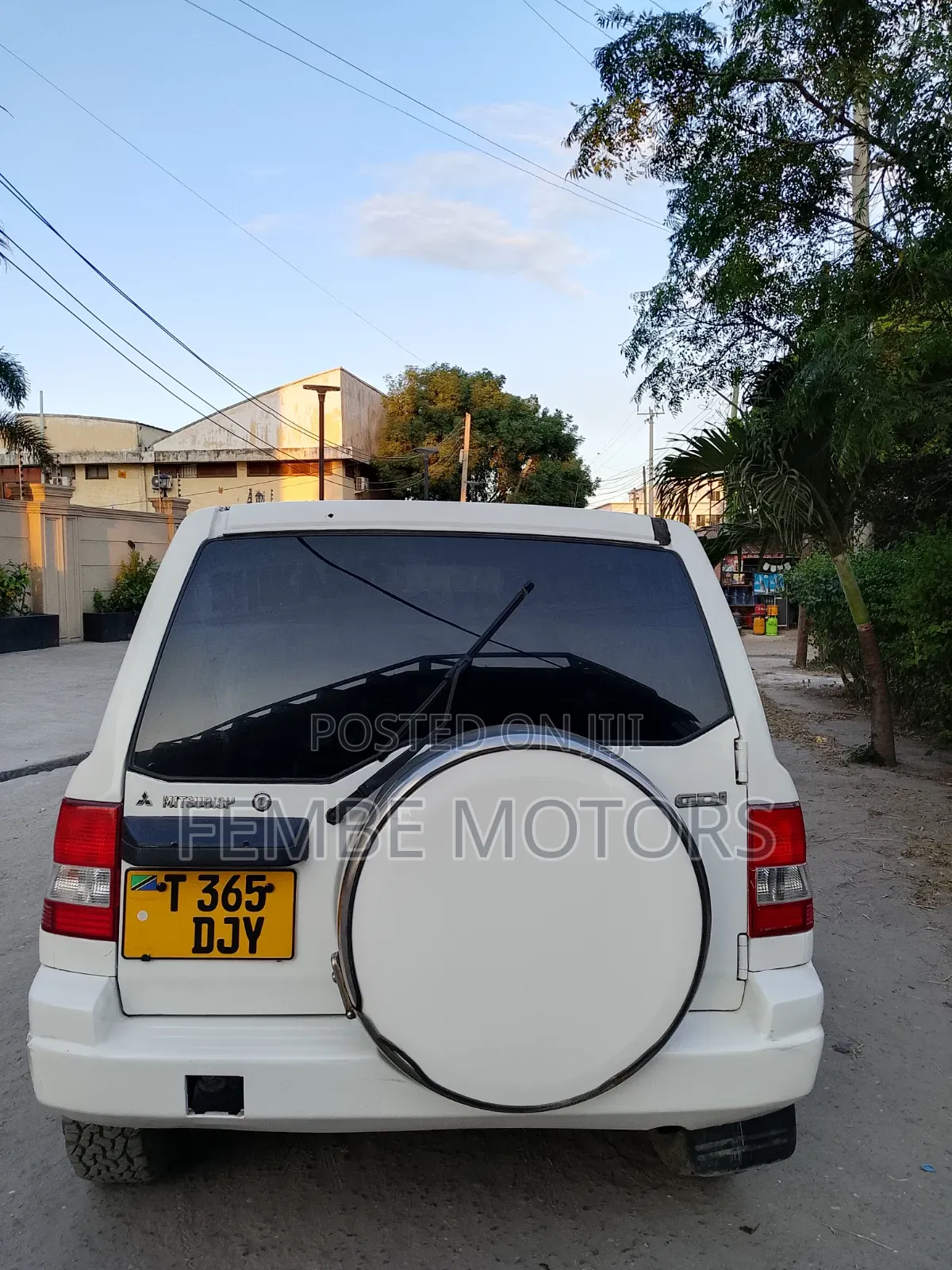Mitsubishi Pajero 2005 White