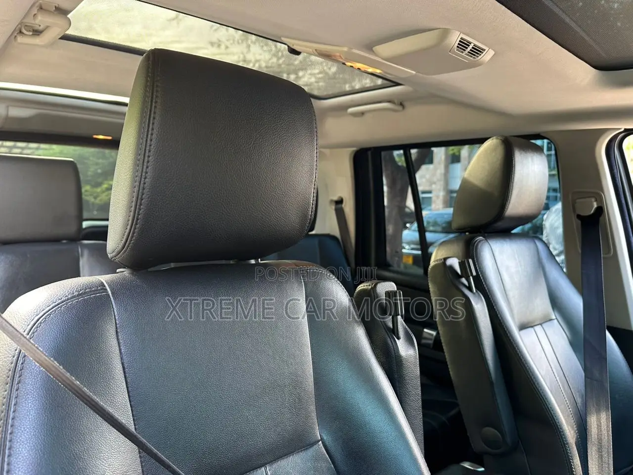 Land Rover Discovery 2014 White