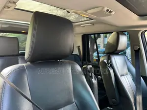 Land Rover Discovery 2014 White