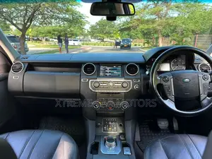 Land Rover Discovery 2014 White