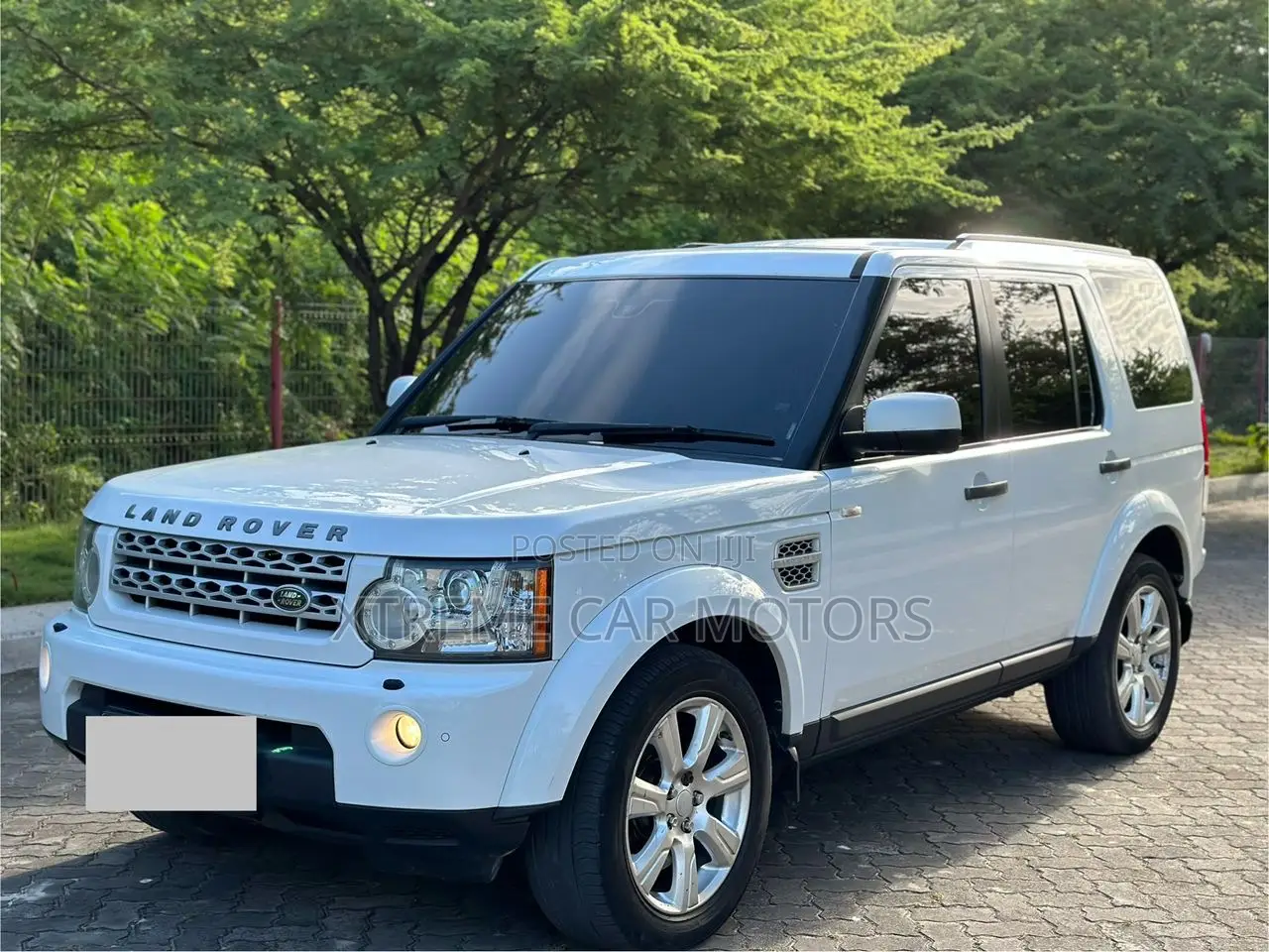Land Rover Discovery 2014 White