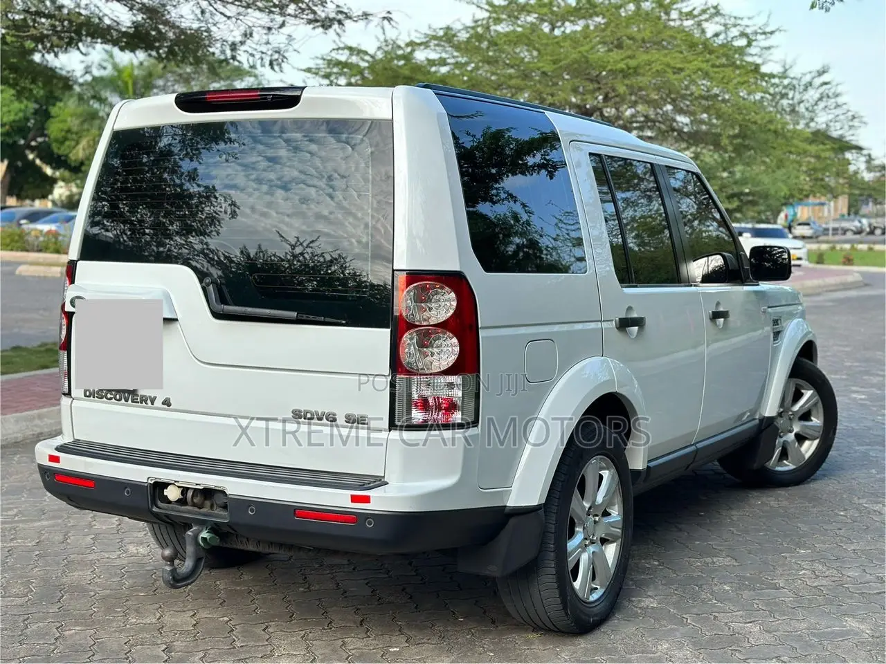 Land Rover Discovery 2014 White