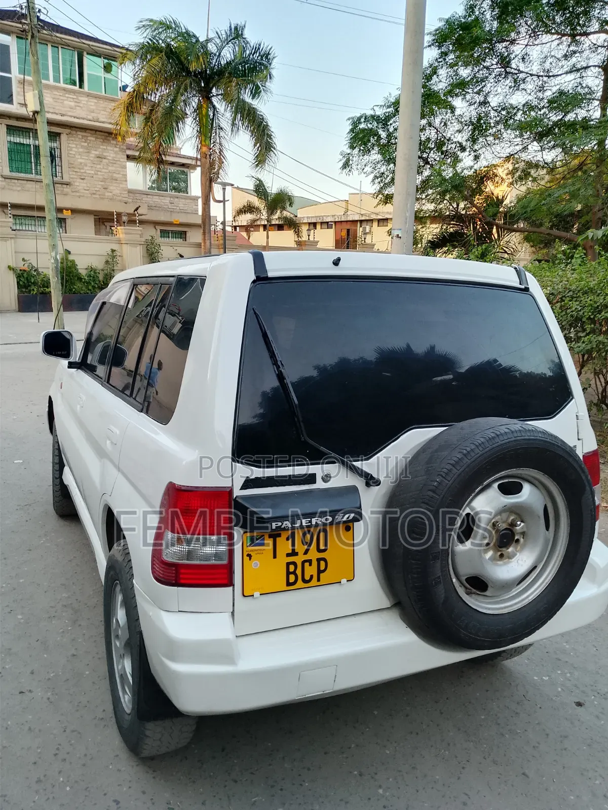 Mitsubishi Pajero 2004 White