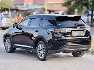 Toyota Harrier 2.0 2015 Black