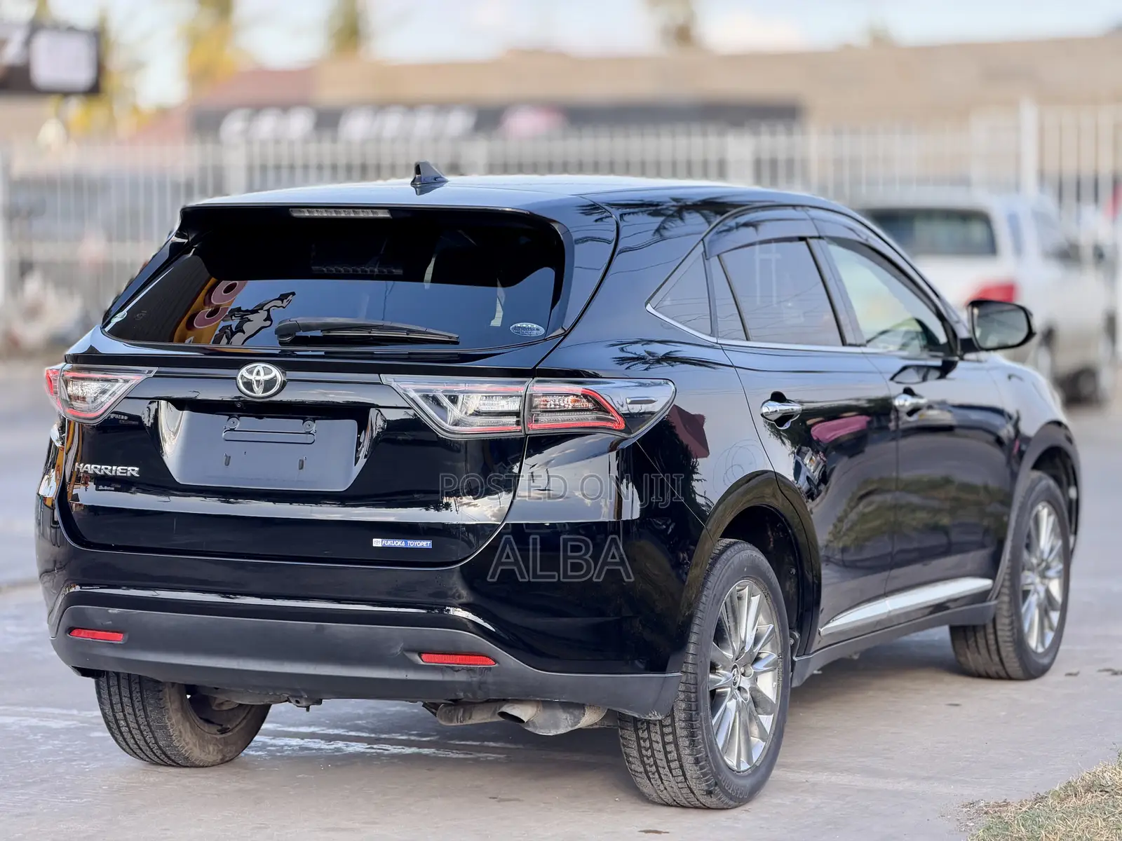 Toyota Harrier 2.0 2015 Black