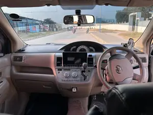Toyota Raum 2005 Silver