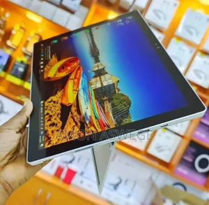 New Laptop Microsoft Surface Pro 8GB Intel Core i5 SSD 256GB