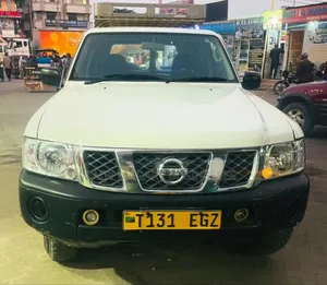 Nissan Patrol 5.6 2010 White