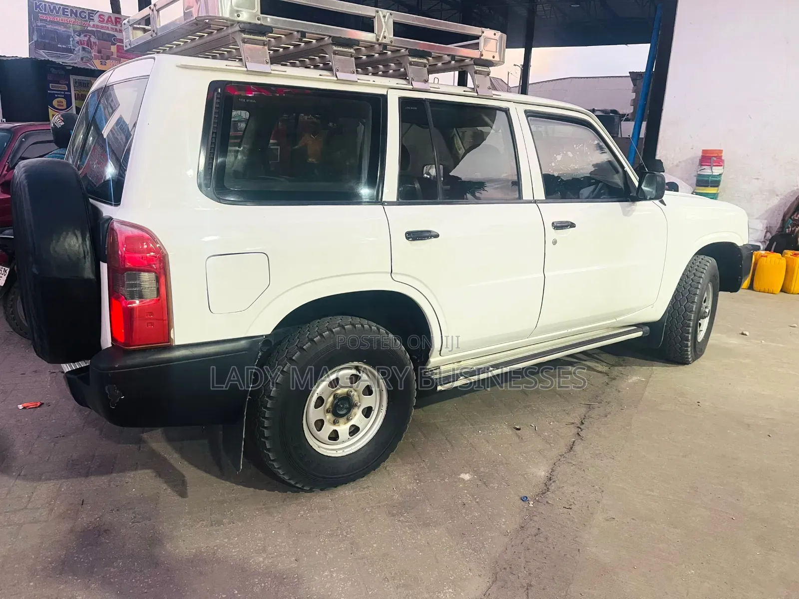 Nissan Patrol 5.6 2010 White