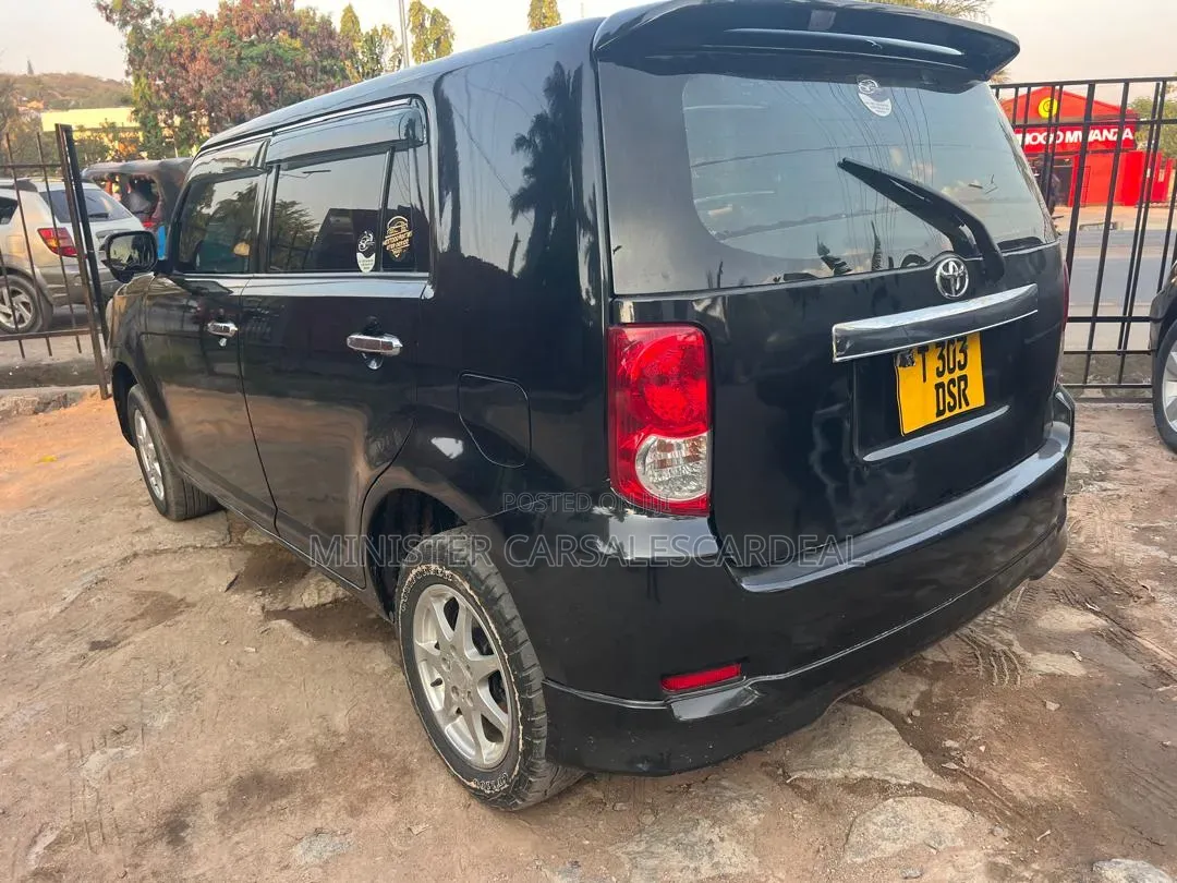 Toyota Rumion 1.5 FWD 2023 Black