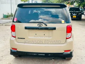 Toyota Corolla Rumion 2009 Ivory