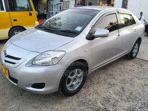 Toyota Belta 2005 Silver