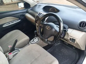Toyota Belta 2005 Silver