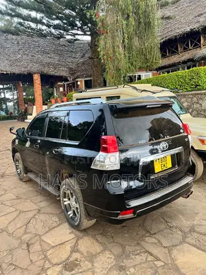 Toyota Land Cruiser Prado 2010 Black