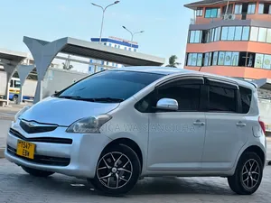 Toyota Ractis 2006
