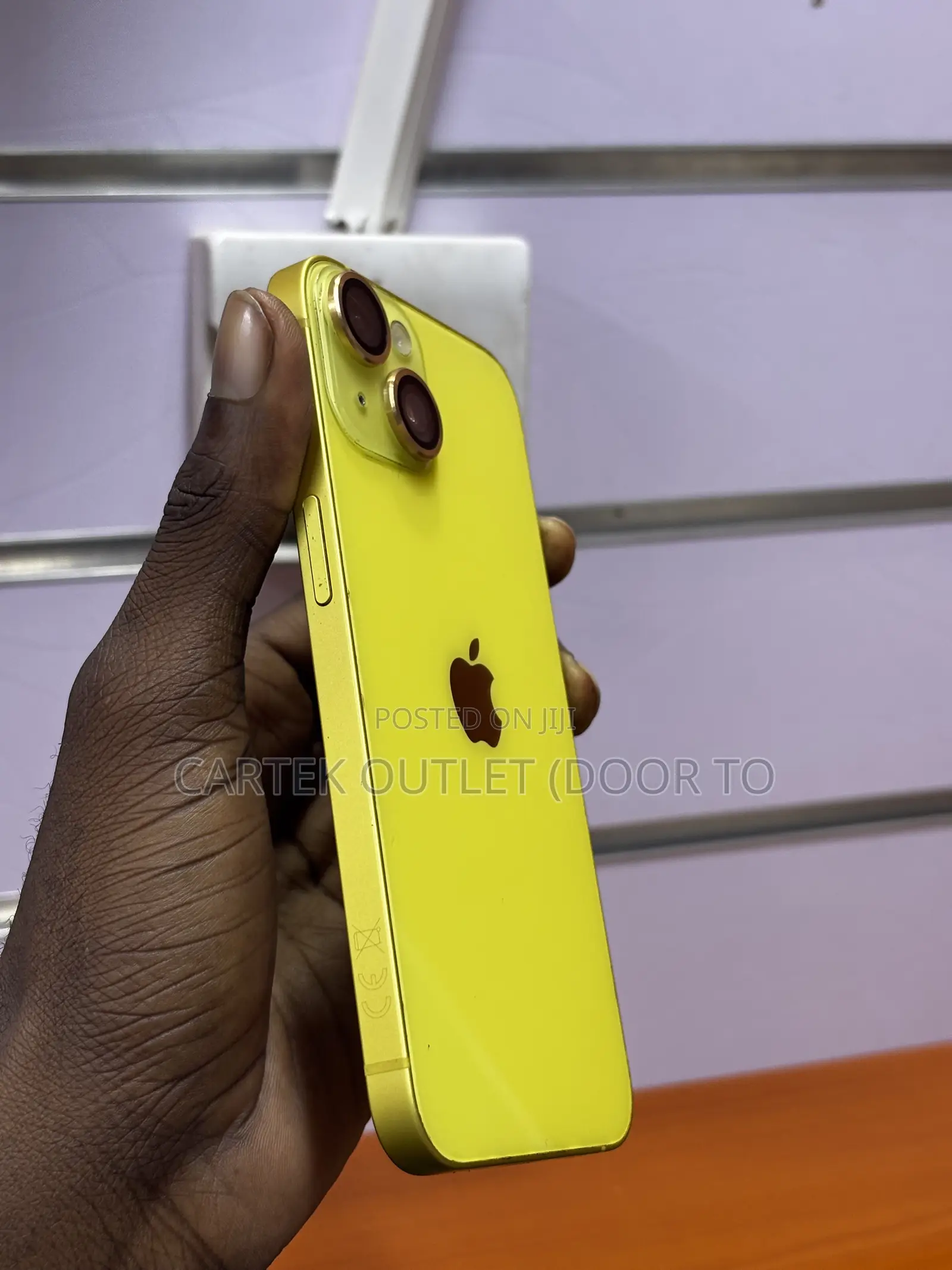 New Apple iPhone 14 256 GB Yellow