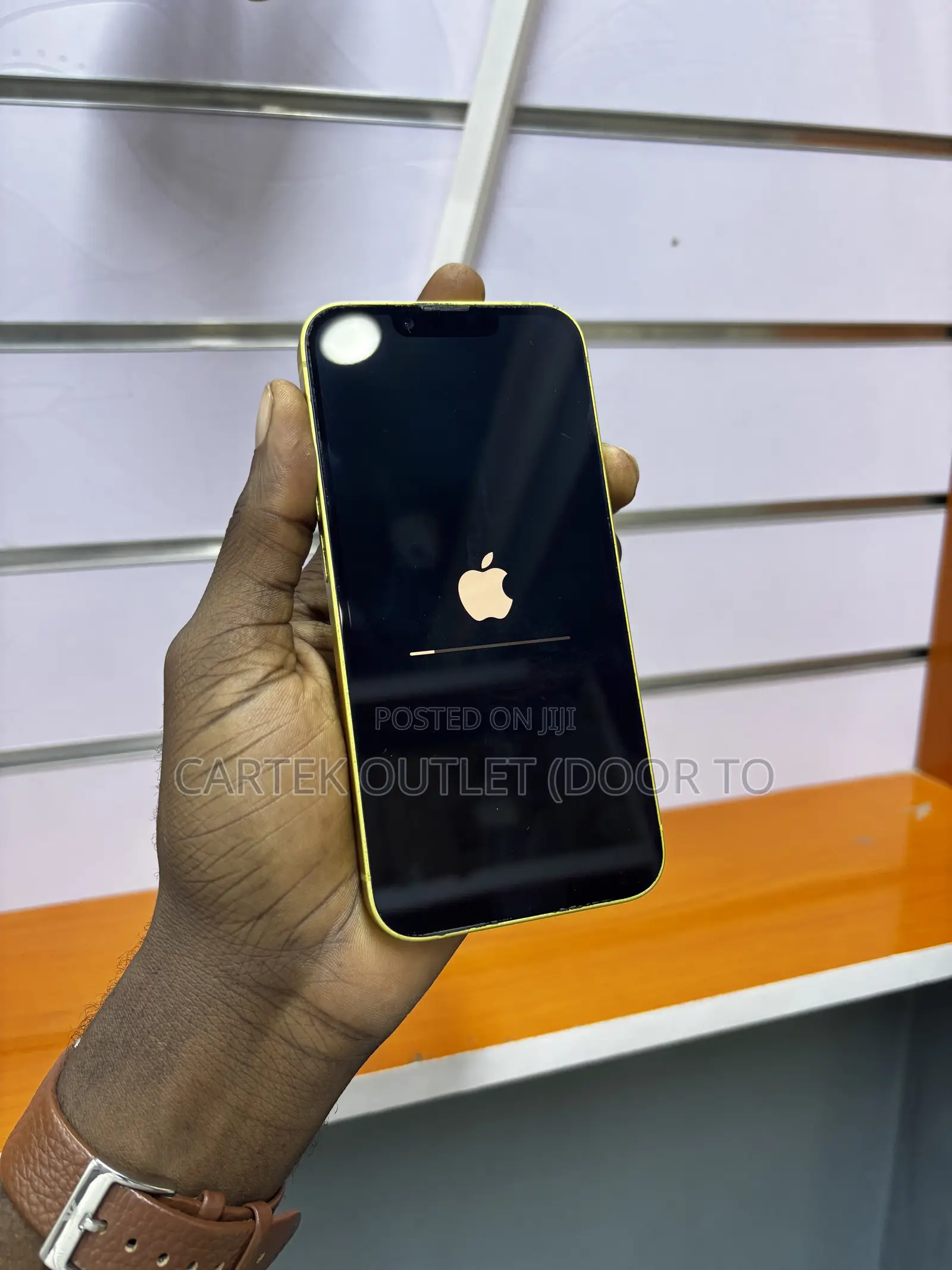 New Apple iPhone 14 256 GB Yellow