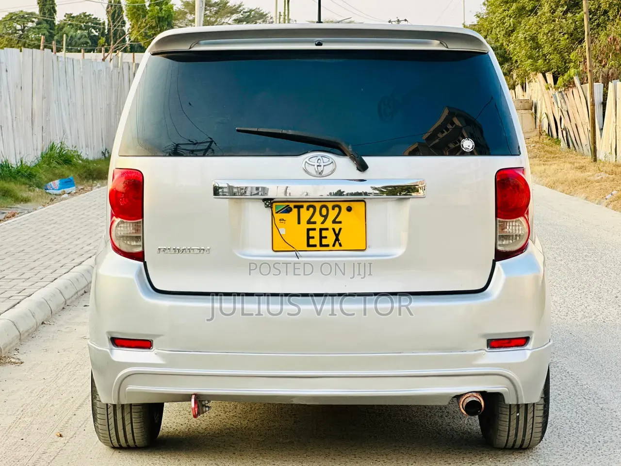 Toyota Corolla Rumion 2009 Silver