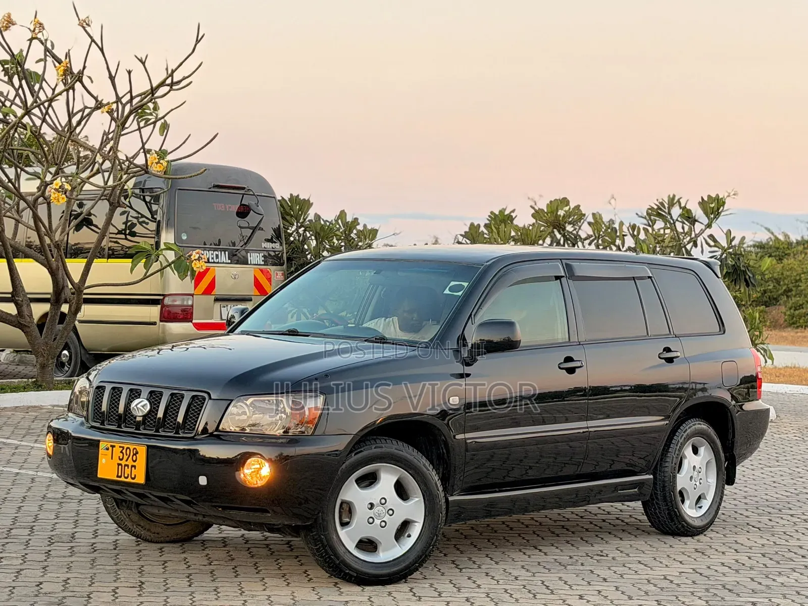 Toyota Kluger 2004 Black
