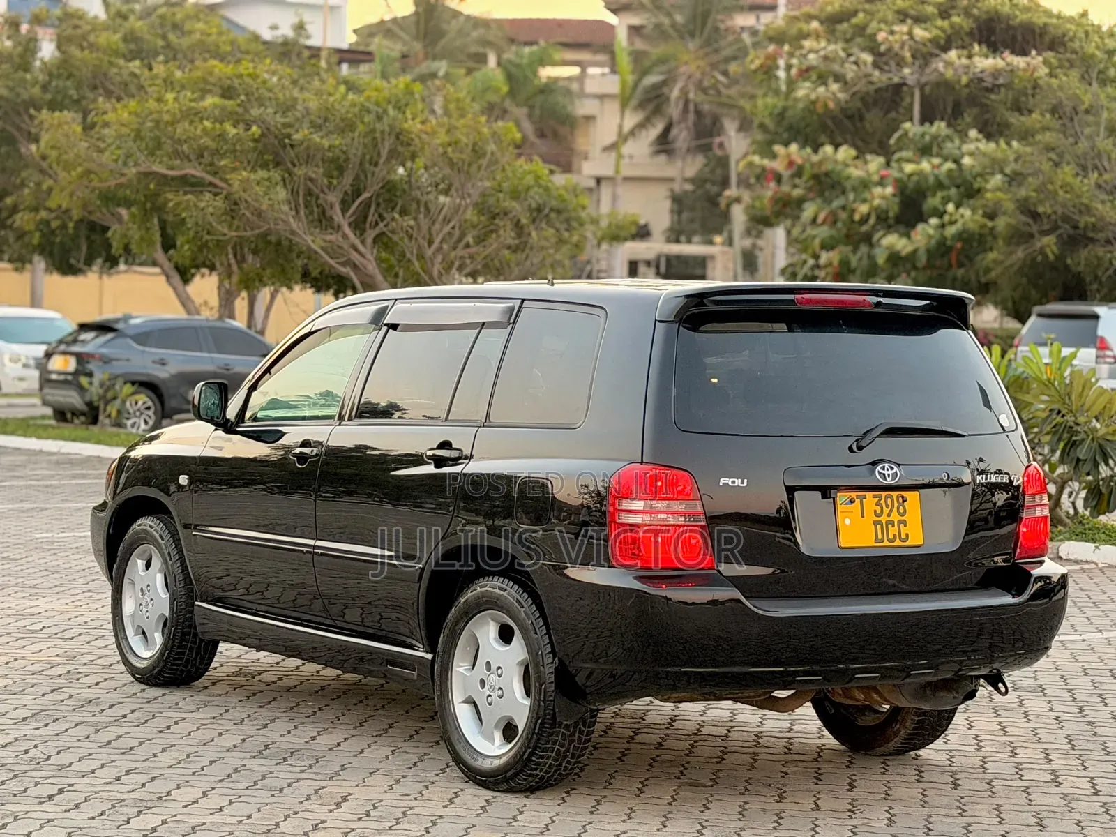 Toyota Kluger 2004 Black