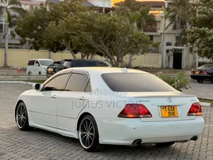 Toyota Crown Royale 2005 White