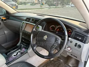 Toyota Crown Royale 2005 White