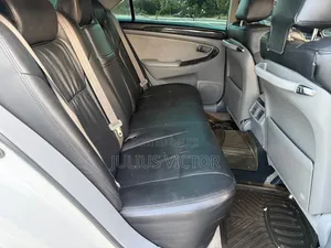 Toyota Crown Royale 2005 White