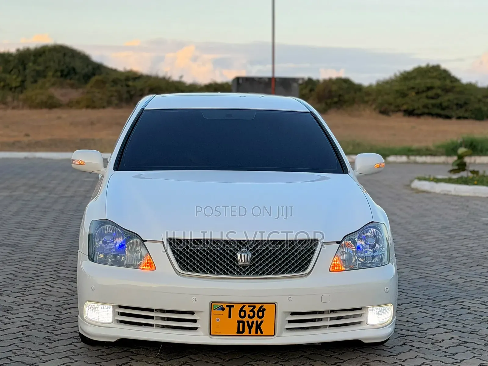 Toyota Crown Royale 2005 White
