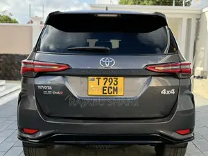 Toyota Fortuner 2.8 D AWD 2018 Gray