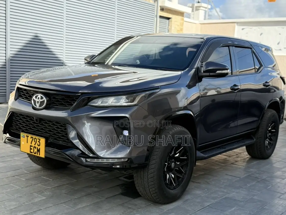 Toyota Fortuner 2.8 D AWD 2018 Gray
