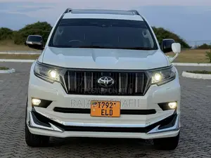 Toyota Land Cruiser Prado 2.7 2022 White
