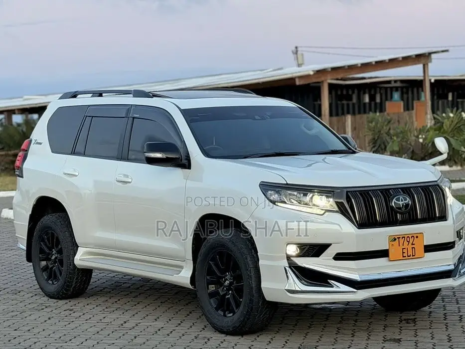Toyota Land Cruiser Prado 2.7 2022 White