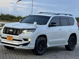 Toyota Land Cruiser Prado 2.7 2022 White