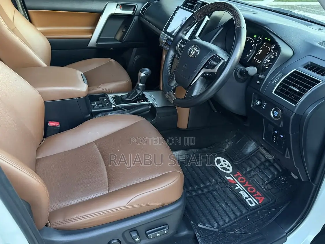 Toyota Land Cruiser Prado 2.7 2022 White