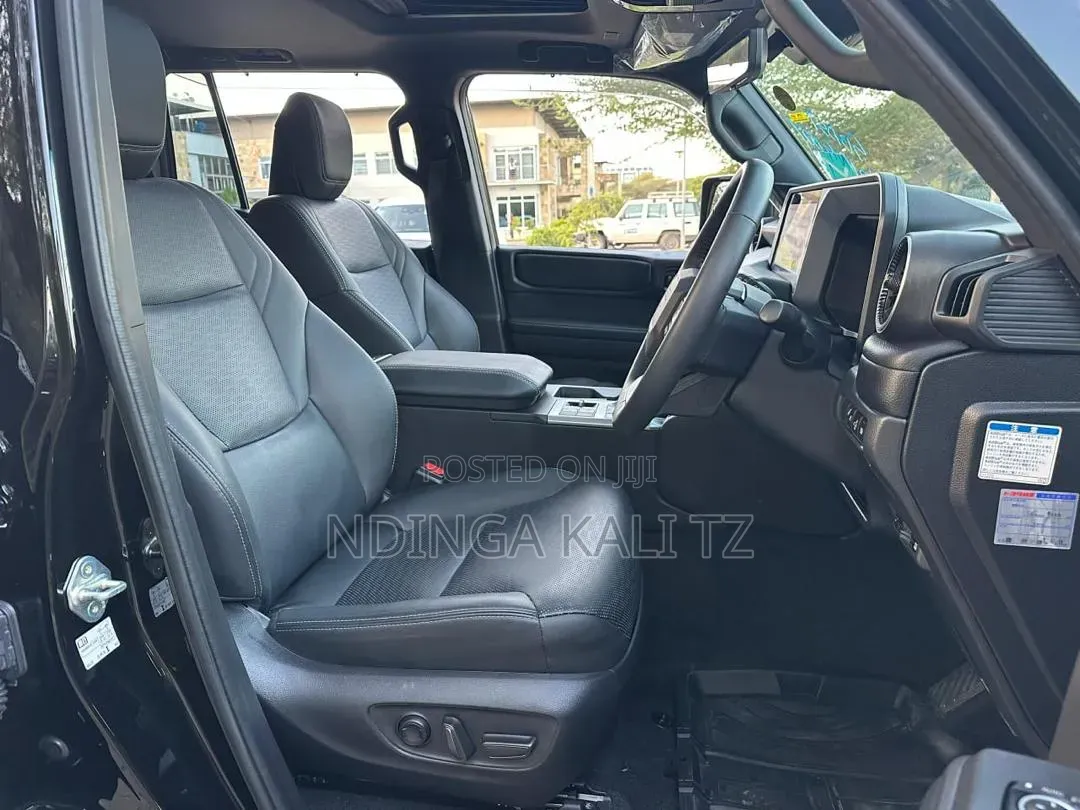 Toyota Land Cruiser 2024 Black